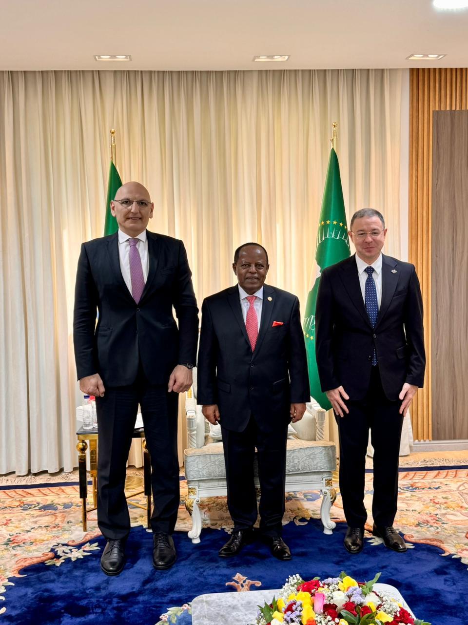 Prezidentin xüsusi tapşırıqlar üzrə nümayəndəsi Elçin Əmirbəyov Efiopiyada işgüzar səfərdə olub