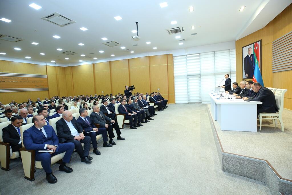 Bakı şəhərində qarlı havalara hazırlıq tədbirləri davam edir