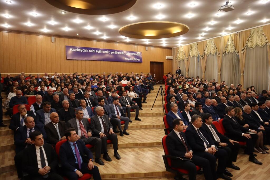 Bakı şəhərində qarlı havalara hazırlıq tədbirləri davam edir