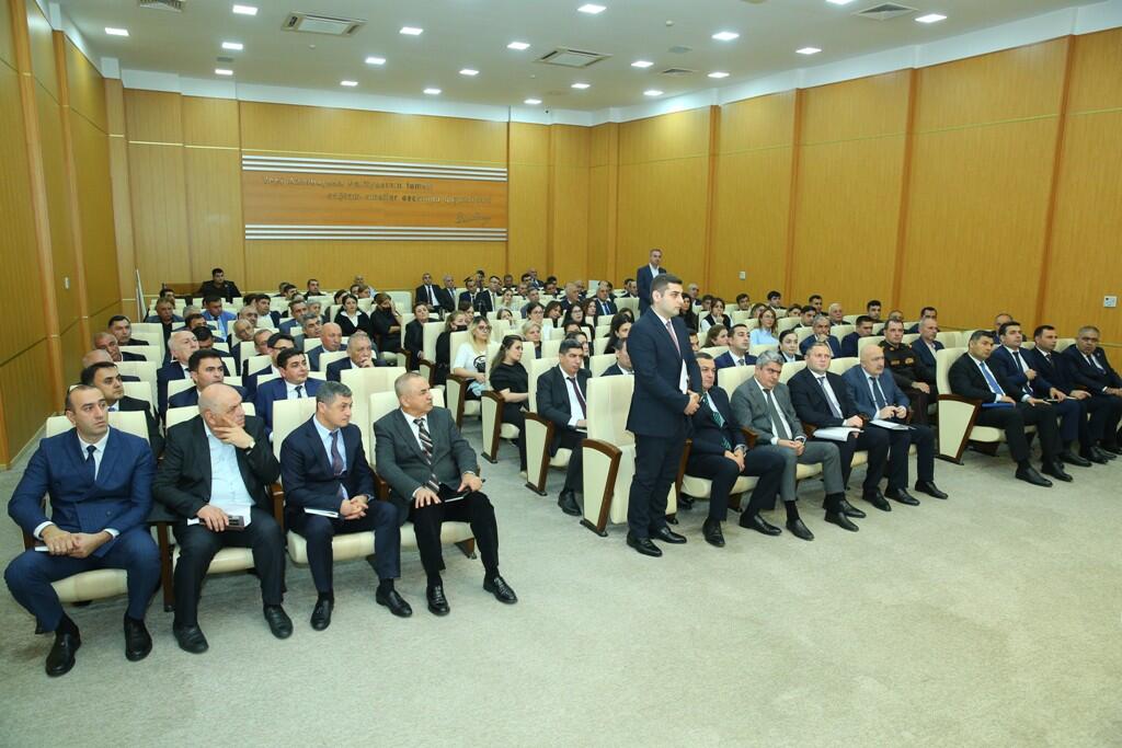 Bakı şəhərində qarlı havalara hazırlıq tədbirləri davam edir