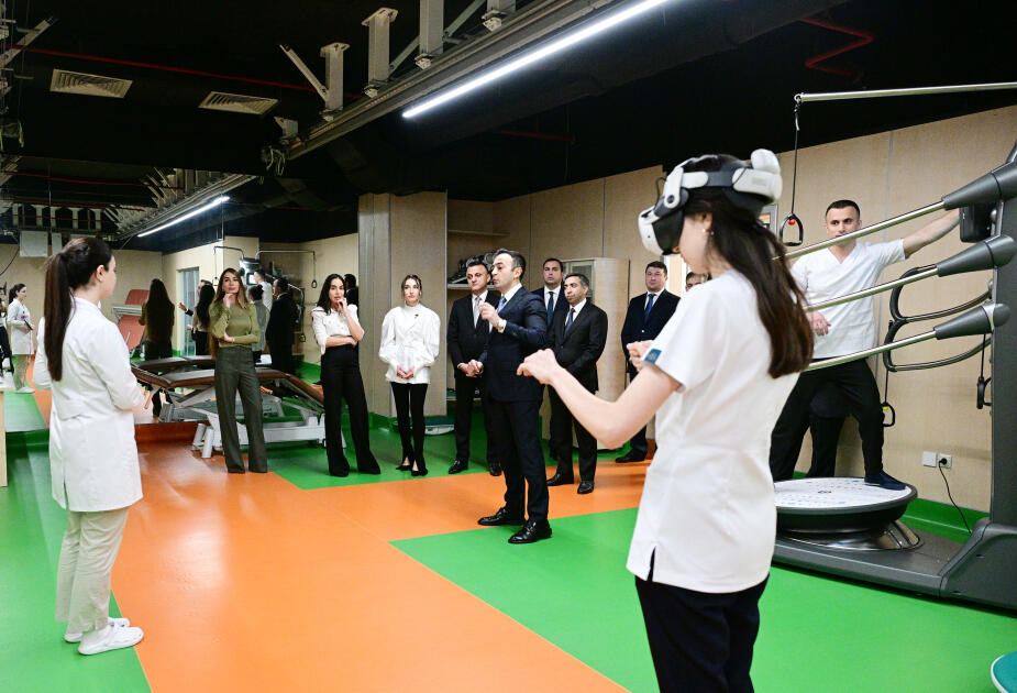 Yeni Klinikada Yeni Robotik Reabilitasiya və Sümük İliyi Transplantasiyası mərkəzlərinin açılış mərasimi olub