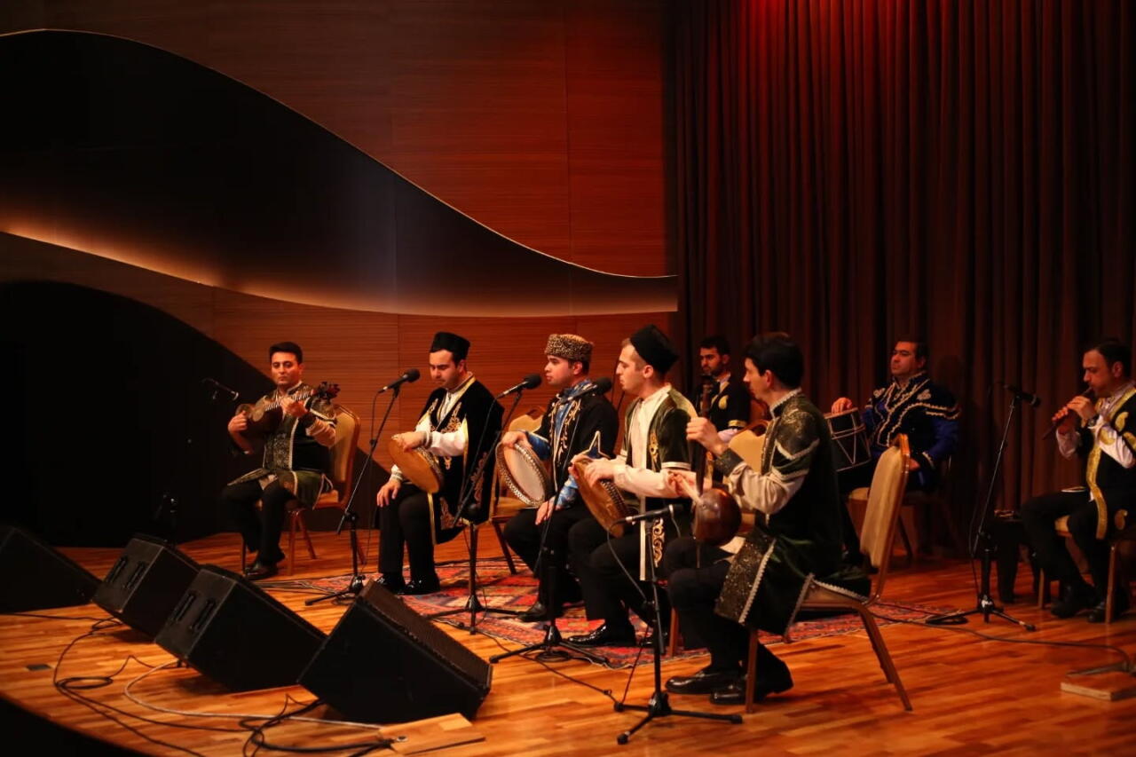 Древнее азербайджанское искусство, от которого исходит сердечное тепло