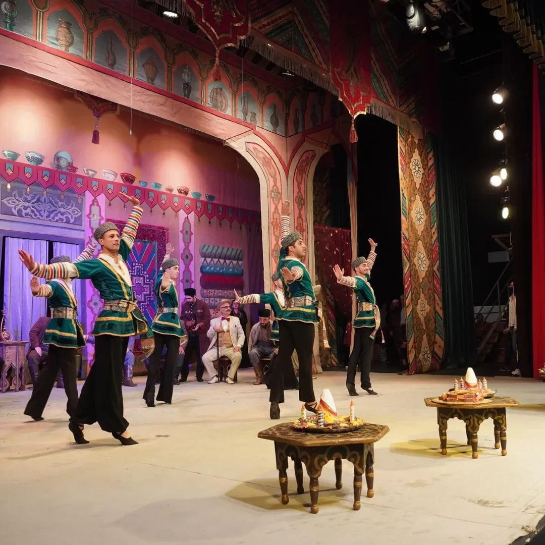 Баку начала XX века - c колоритной атмосферой, бытом и живым юмором