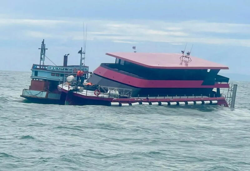 Эвакуация почти сотни пассажиров с тонущего парома попала на