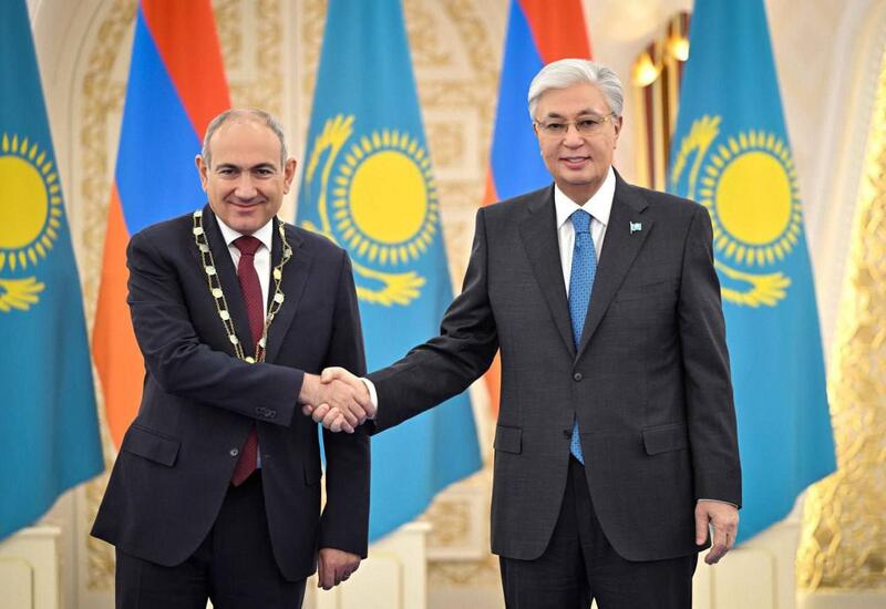 Токаев наградил Пашиняна