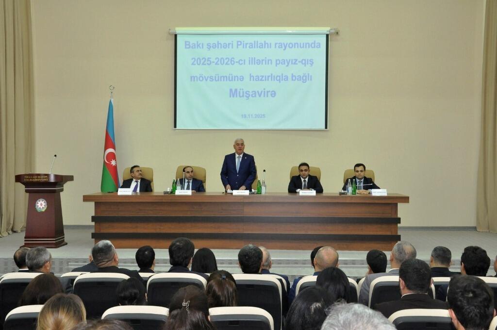 Paytaxtın daha üç rayonunda qarlı havalara  hazırlıqla bağlı müşavirələr keçirildi