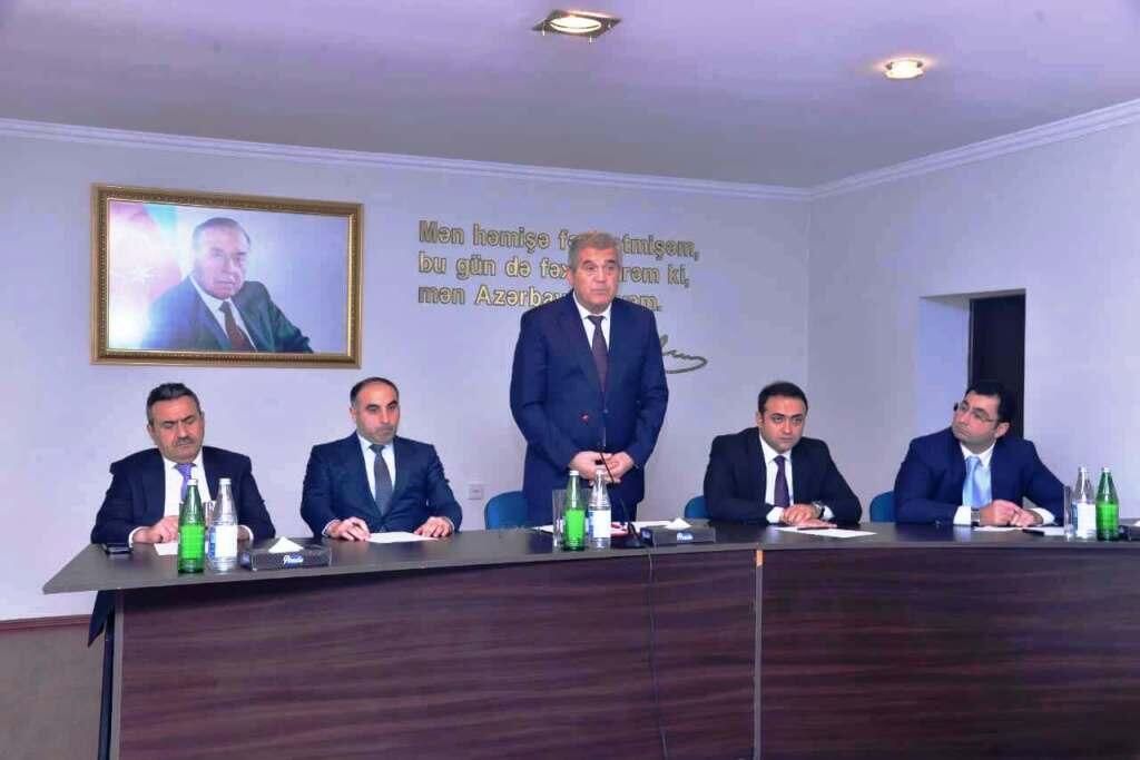 Paytaxtın daha üç rayonunda qarlı havalara  hazırlıqla bağlı müşavirələr keçirildi