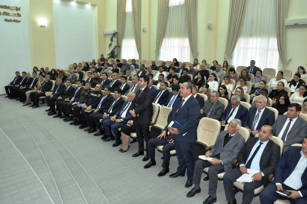 Paytaxtın daha üç rayonunda qarlı havalara  hazırlıqla bağlı müşavirələr keçirildi