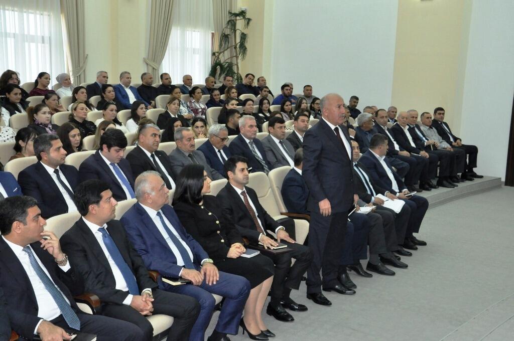 Paytaxtın daha üç rayonunda qarlı havalara  hazırlıqla bağlı müşavirələr keçirildi