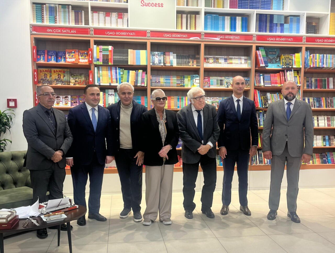 В Баку в рамках фестиваля "Нефтяной бум улыбается всем" представлено произведение "Наша с Тимкой нефть"