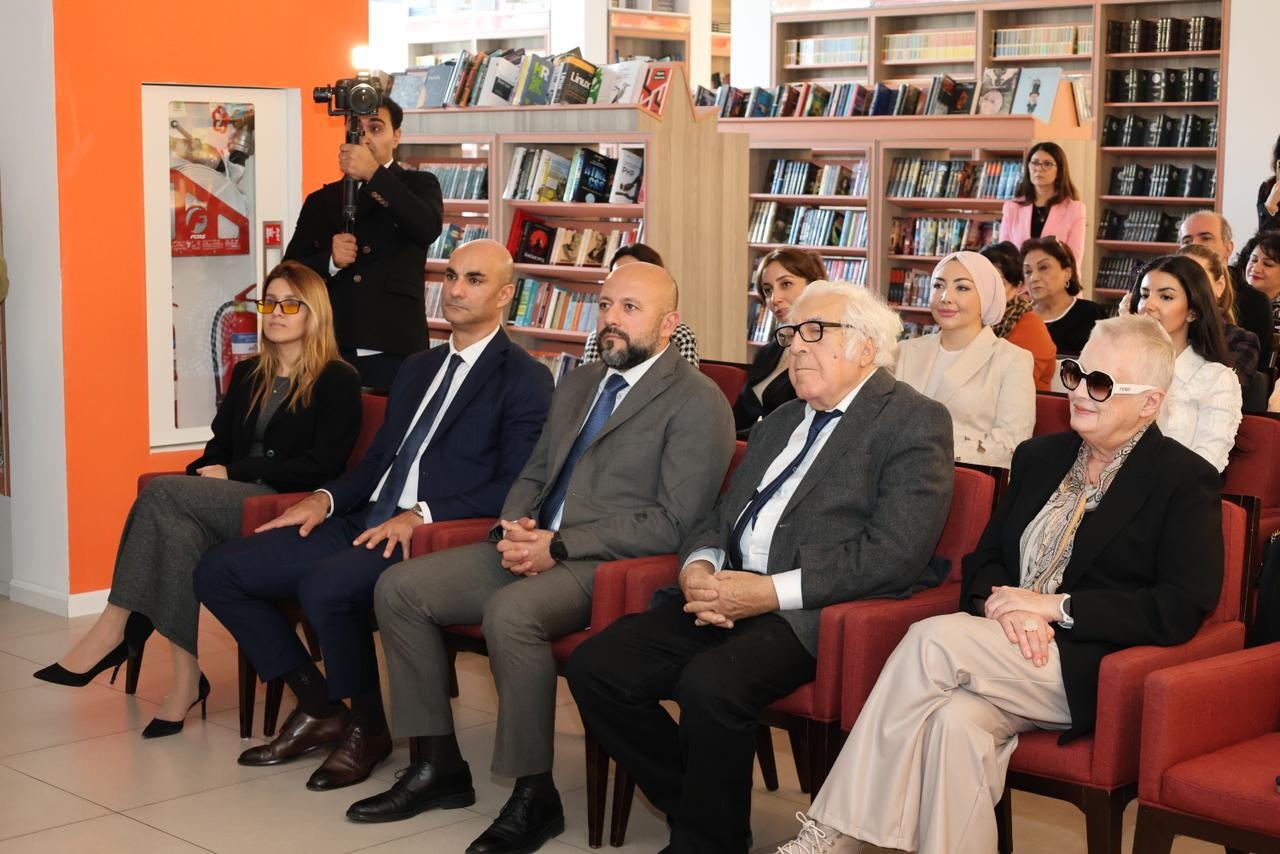 В Баку в рамках фестиваля "Нефтяной бум улыбается всем" представлено произведение "Наша с Тимкой нефть"