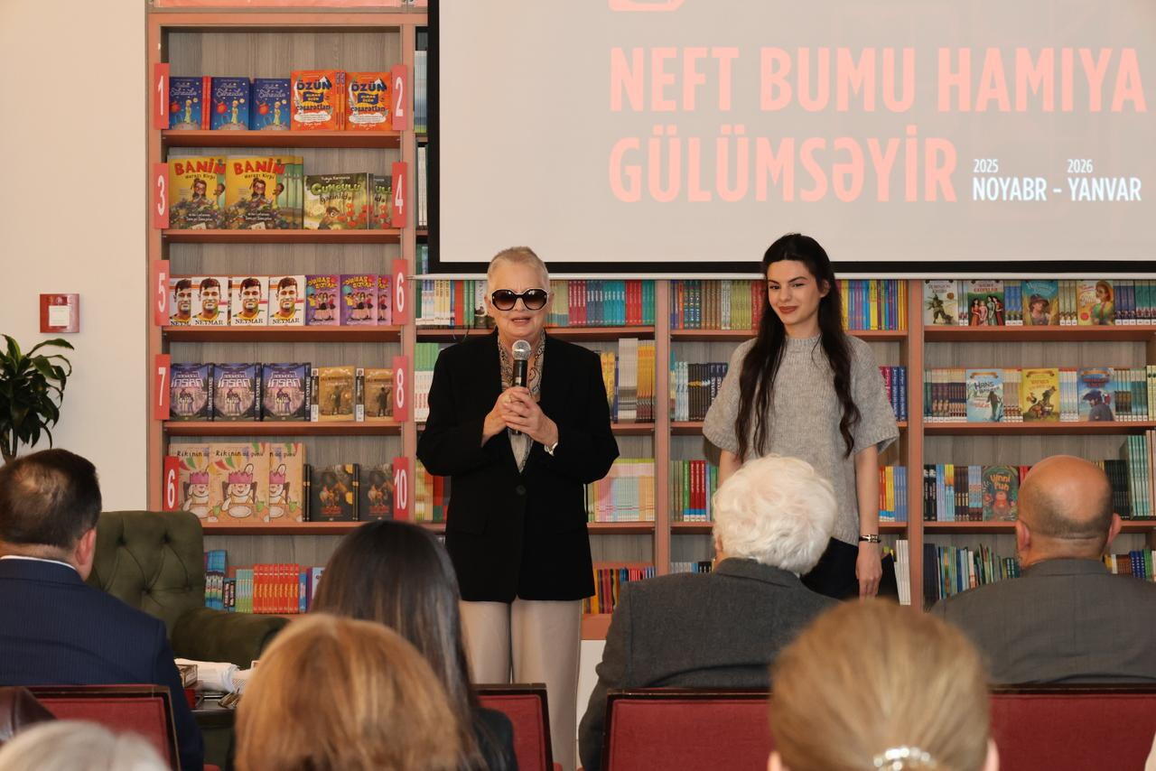 В Баку в рамках фестиваля "Нефтяной бум улыбается всем" представлено произведение "Наша с Тимкой нефть"