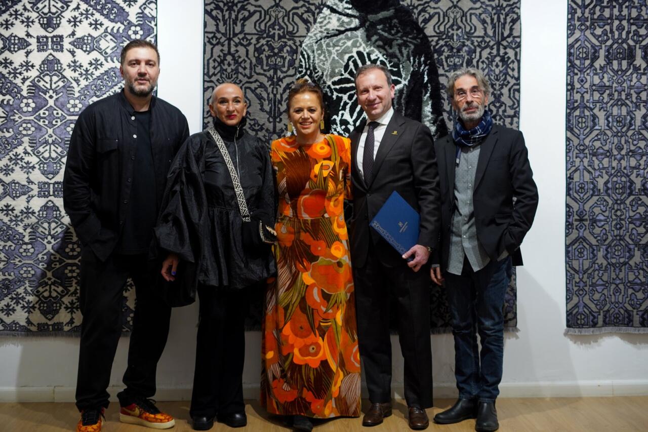 В Тиране состоялось открытие выставки ковров "Азерхалча"