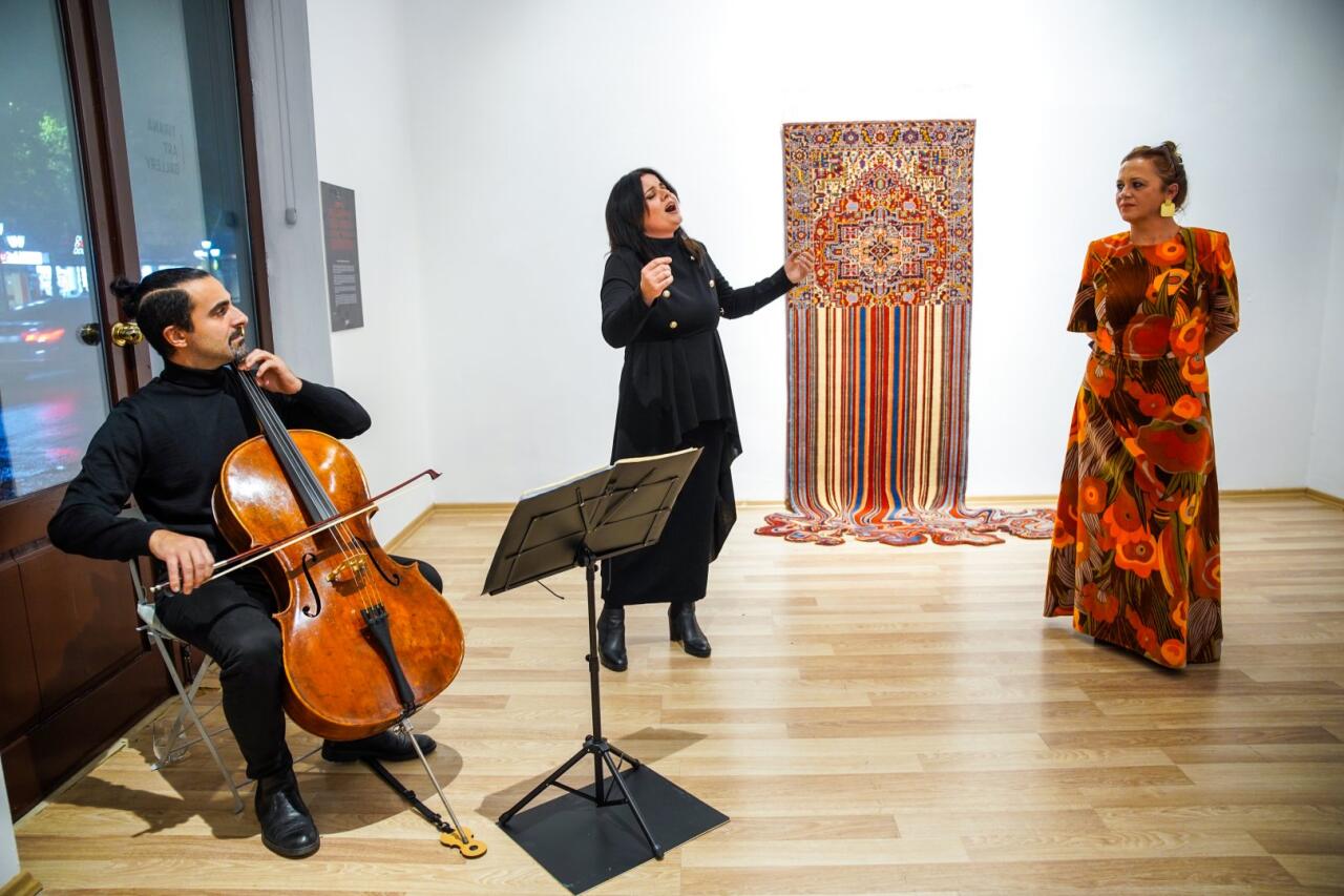 В Тиране состоялось открытие выставки ковров "Азерхалча"