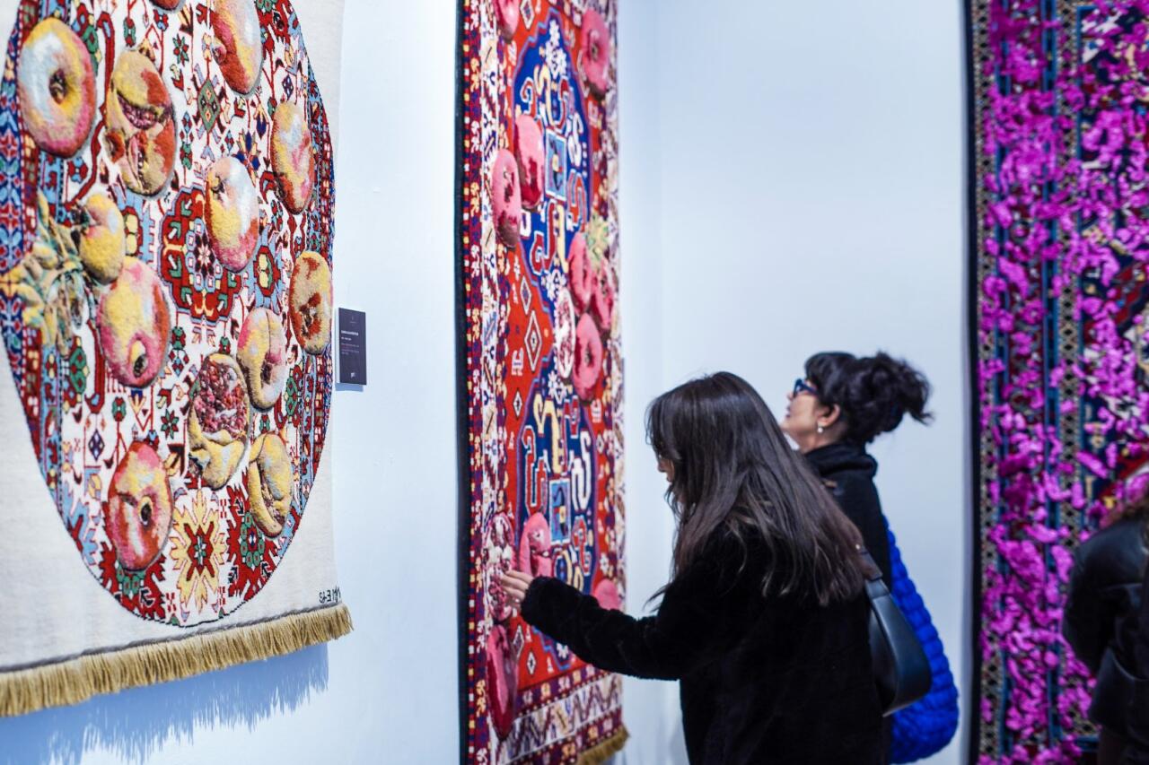В Тиране состоялось открытие выставки ковров "Азерхалча"