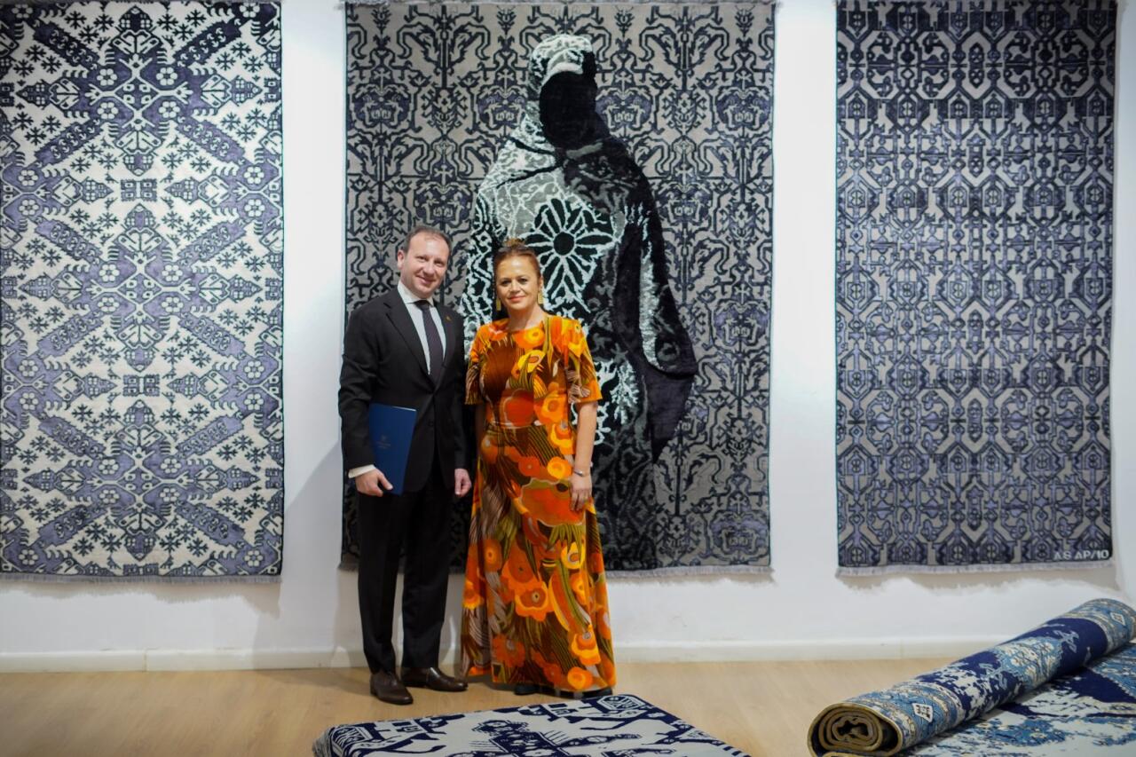 В Тиране состоялось открытие выставки ковров "Азерхалча"