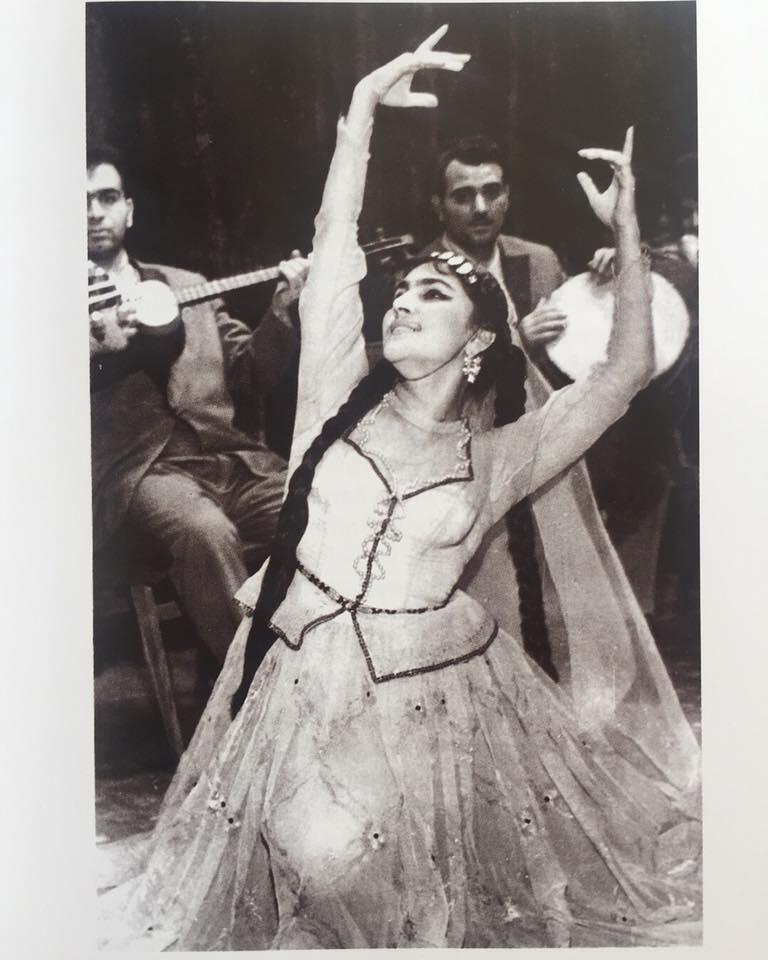 "Белый цветок" Роза Джалилова - выступление перед Сталиным, открытка от Фиделя Кастро, в суровом режиме Саддама Хусейна