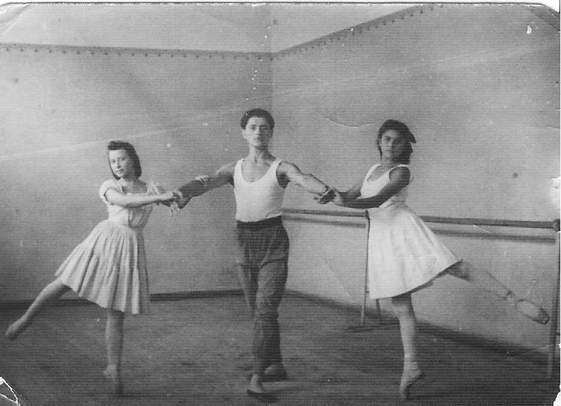 "Белый цветок" Роза Джалилова - выступление перед Сталиным, открытка от Фиделя Кастро, в суровом режиме Саддама Хусейна