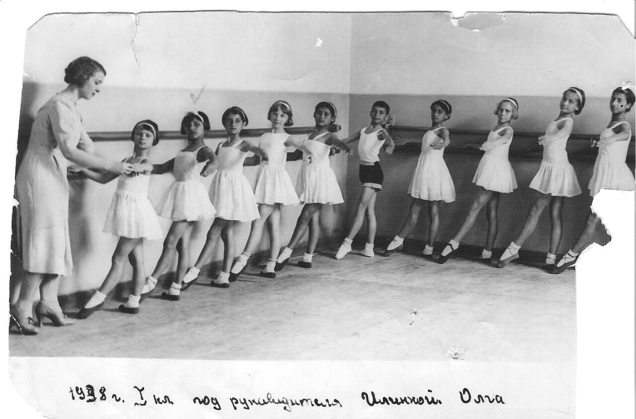 "Белый цветок" Роза Джалилова - выступление перед Сталиным, открытка от Фиделя Кастро, в суровом режиме Саддама Хусейна