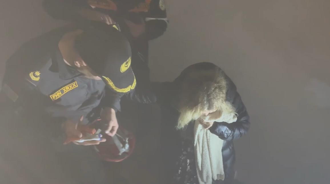 Сильный пожар в многоэтажном доме в Баку: есть жертвы