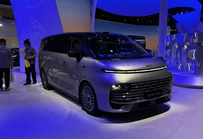 Geely представила в Китае премиальный гибридный минивэн Galaxy V900
