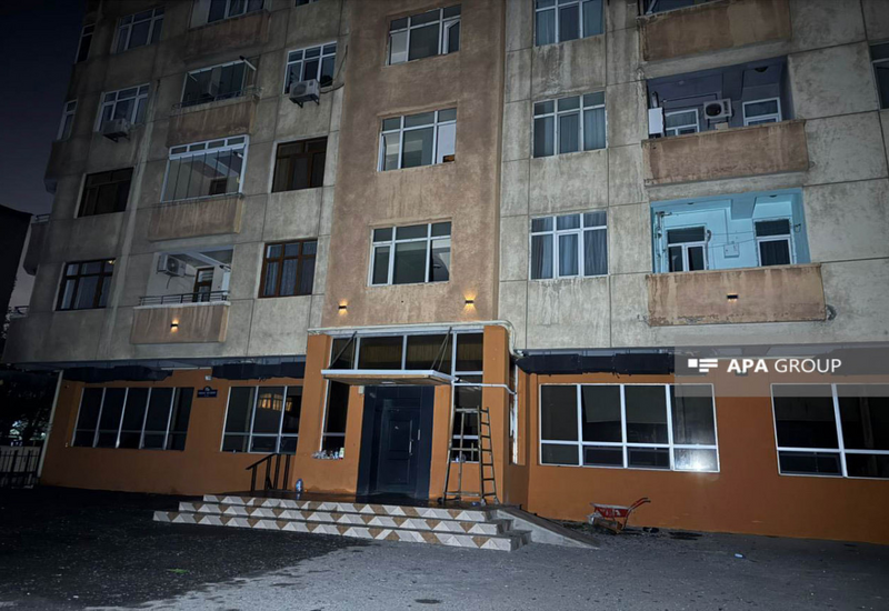 Жителей не допустили в здание после пожара в Баку