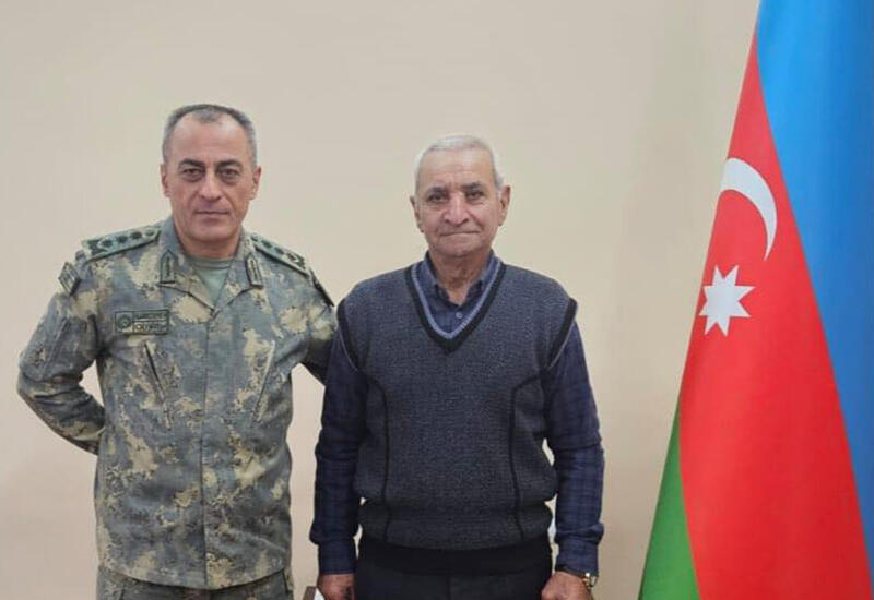 Hikmət Mirzəyev əfsanəvi kəşfiyyatçının atası ilə görüşdü