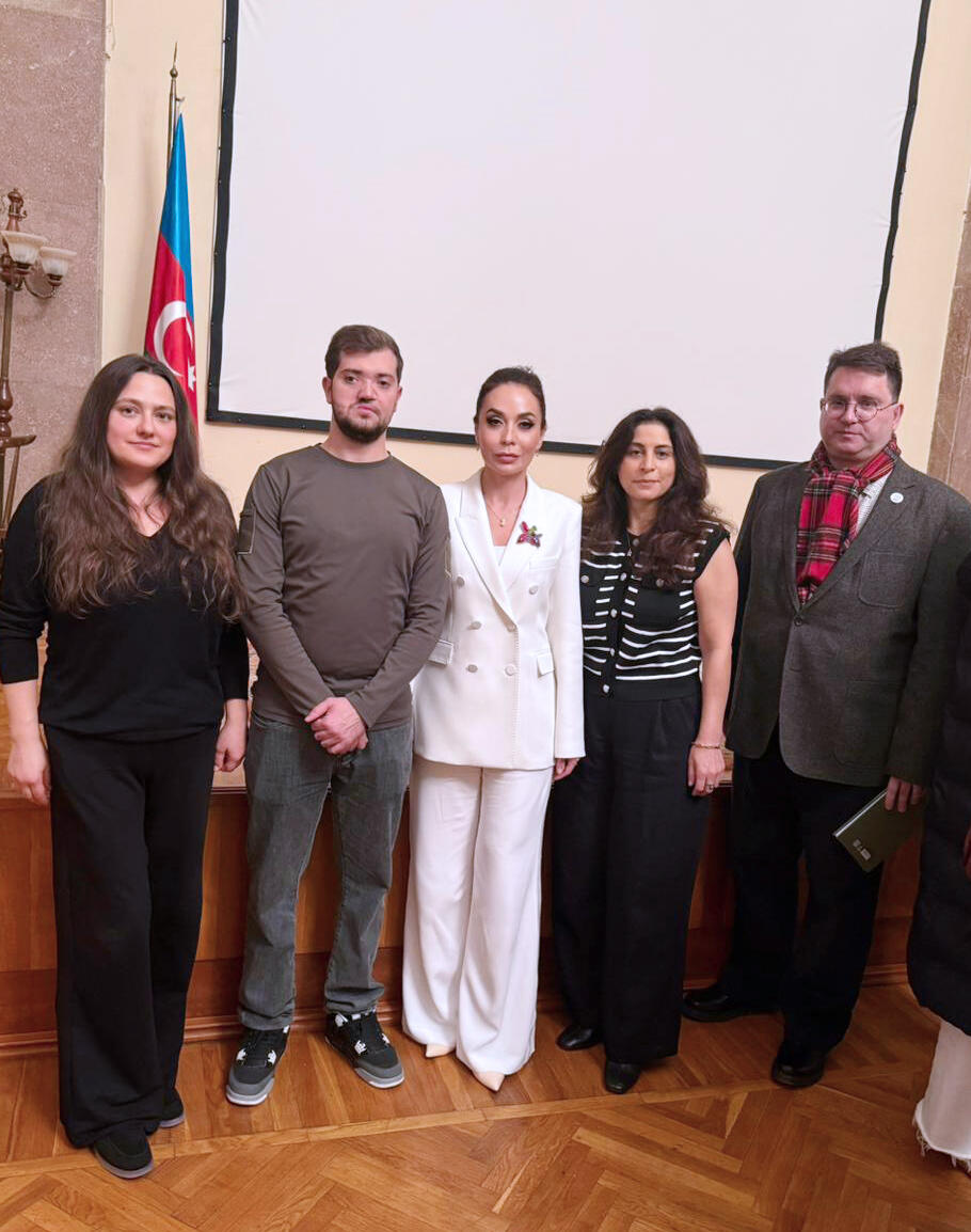 Презентована вторая антология известного послевоенного проекта "İgidlərin Sözü"