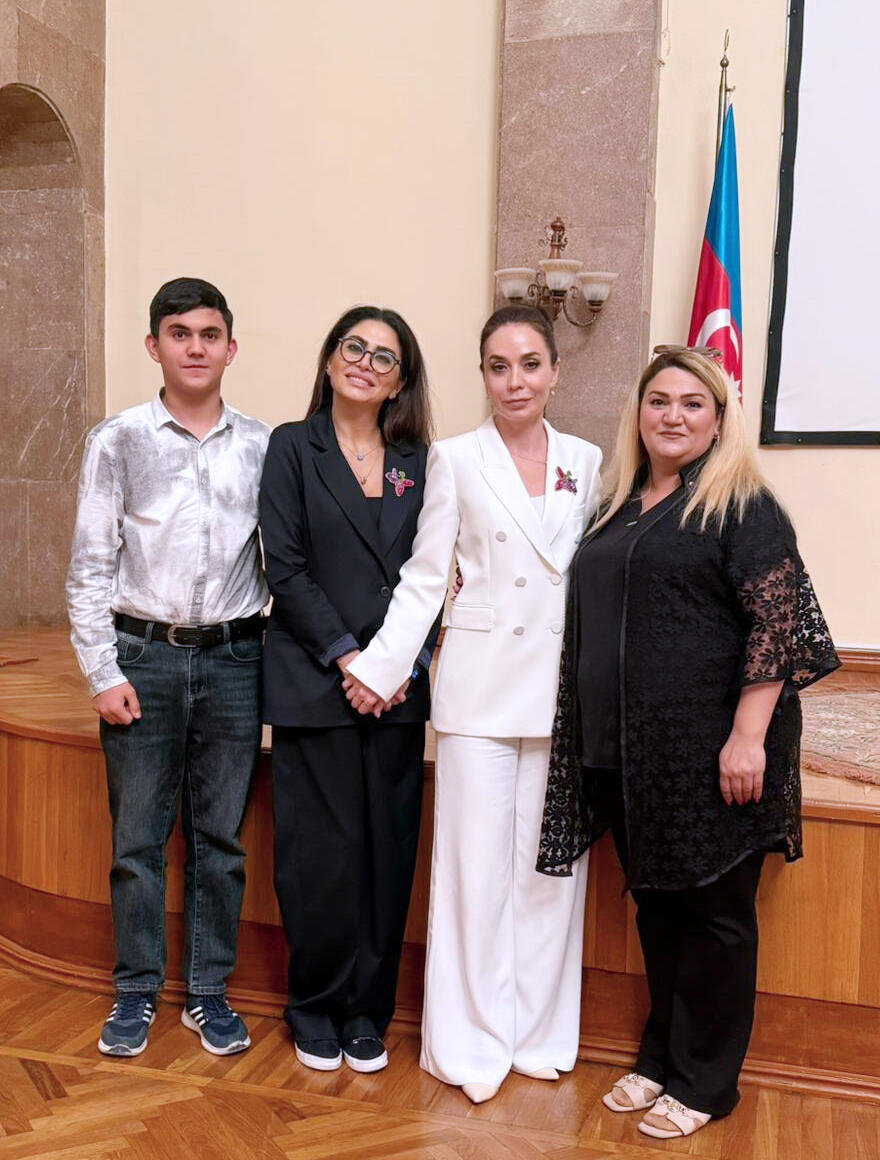 Презентована вторая антология известного послевоенного проекта "İgidlərin Sözü"