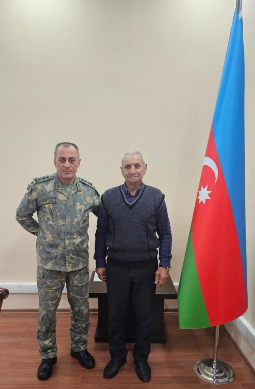 Hikmət Mirzəyev əfsanəvi kəşfiyyatçının atası ilə görüşdü