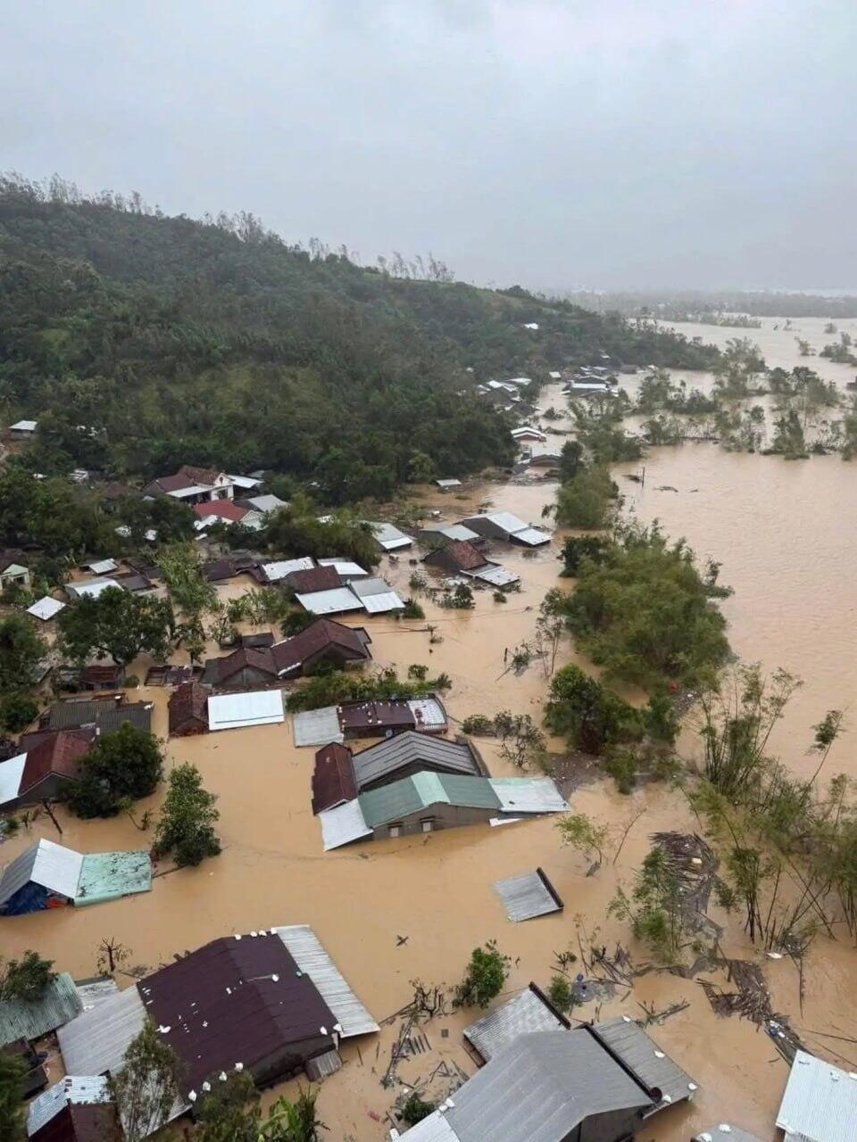 Десятки человек погибли при наводнениях во Вьетнаме