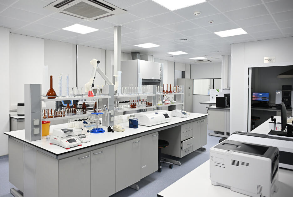 Президент Ильхам Алиев принял участие в открытии предприятия по производству лекарственных препаратов