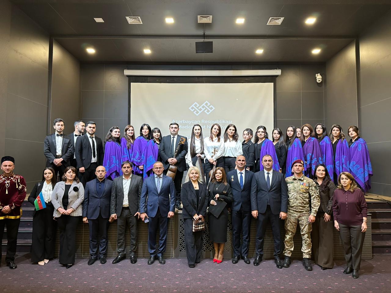 В Гянджинской государственной филармонии прошел вечер "Один день детей победителей в культуре"