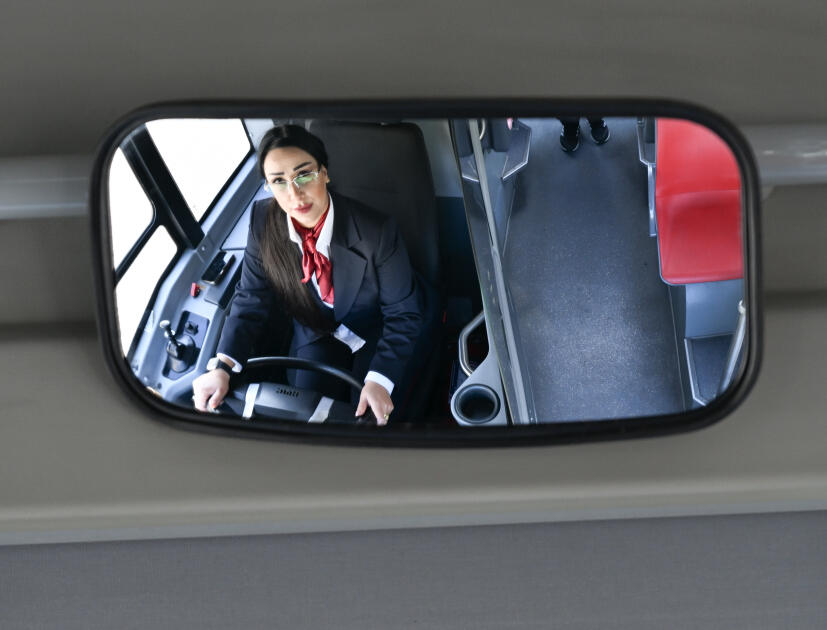 Женщины приступили к работе водителями маршрутных автобусов Баку