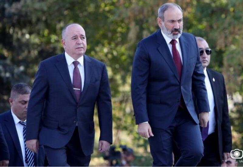 Артак Карапетян придумал шпионский триллер про Пашиняна