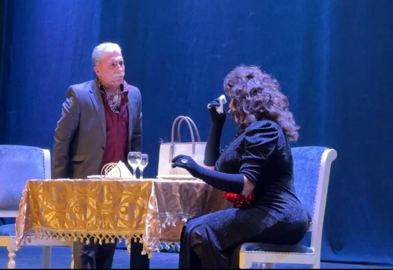 В Гянджинской государственной филармонии состоялась постановка "Ev dar" коллектива "Bu şəhərdə"