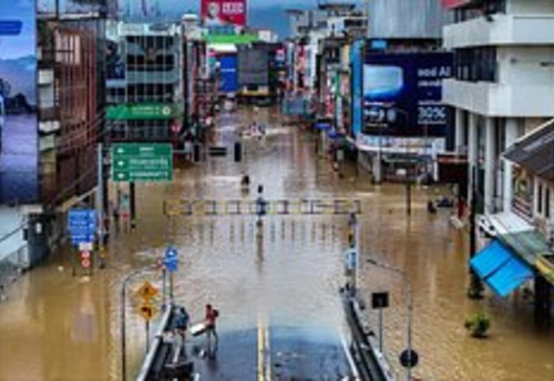 Сотни туристов эвакуированы из отелей на юге Таиланда из-за наводнения