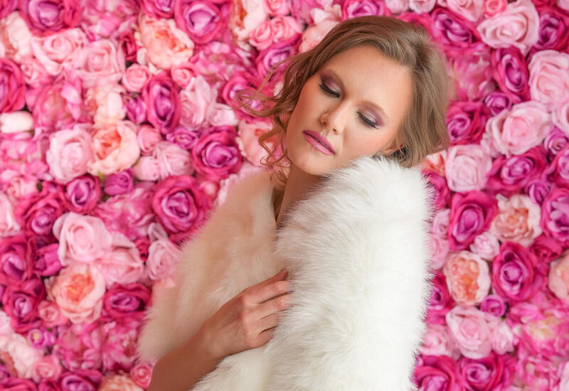 Стилист рассказал, как выбрать меховой шарф