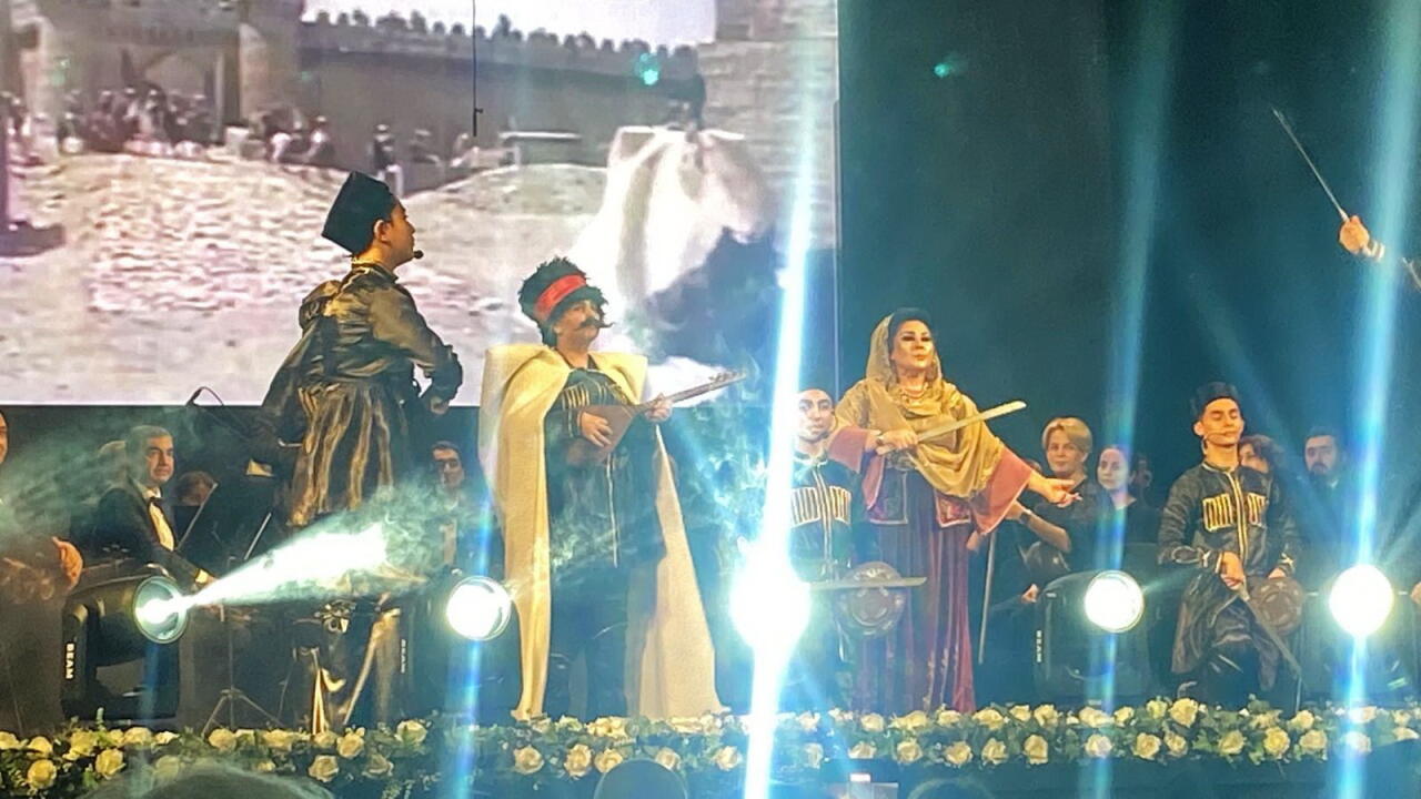 Состоялся грандиозный концерт Академии творчества Айбениз Гашимовой, посвященный 140-летию Узеира Гаджибейли