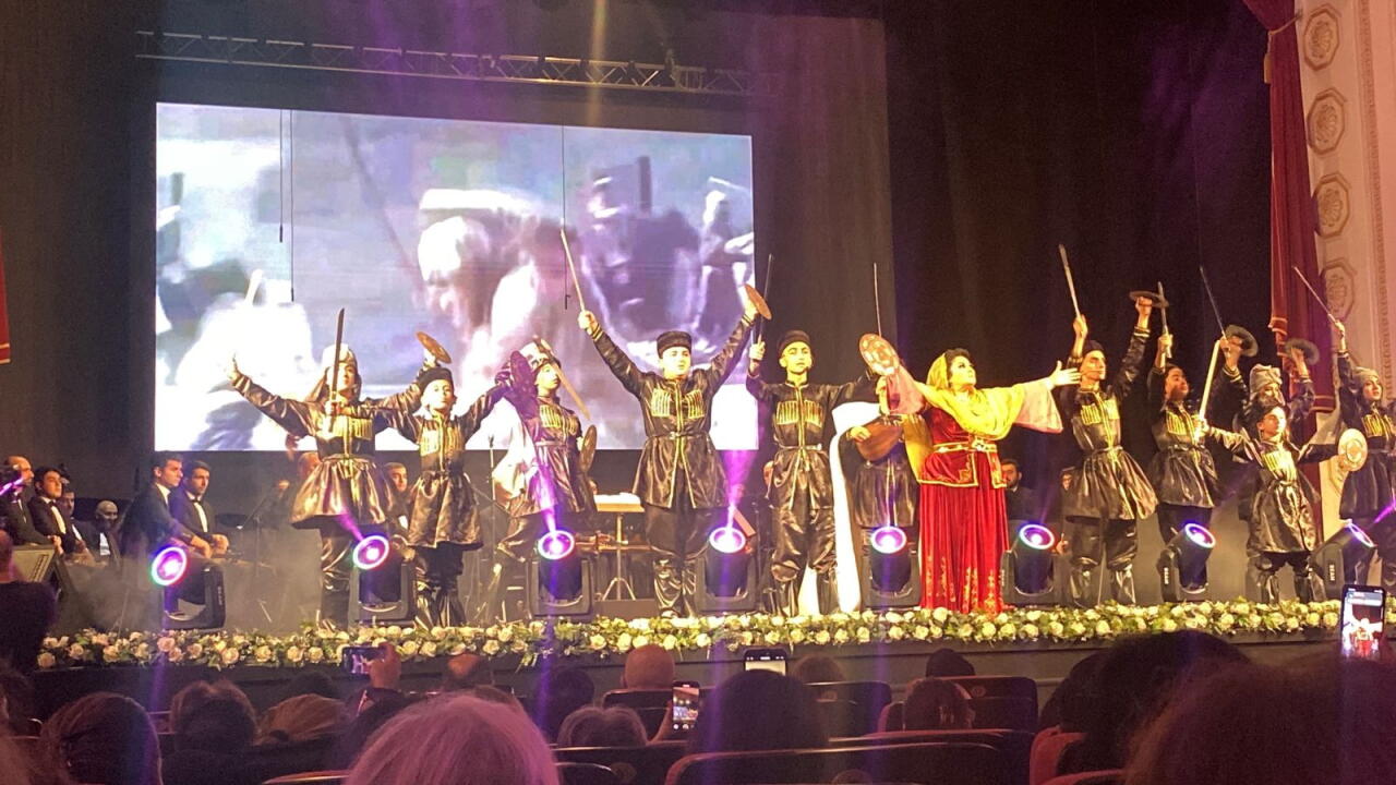 Состоялся грандиозный концерт Академии творчества Айбениз Гашимовой, посвященный 140-летию Узеира Гаджибейли