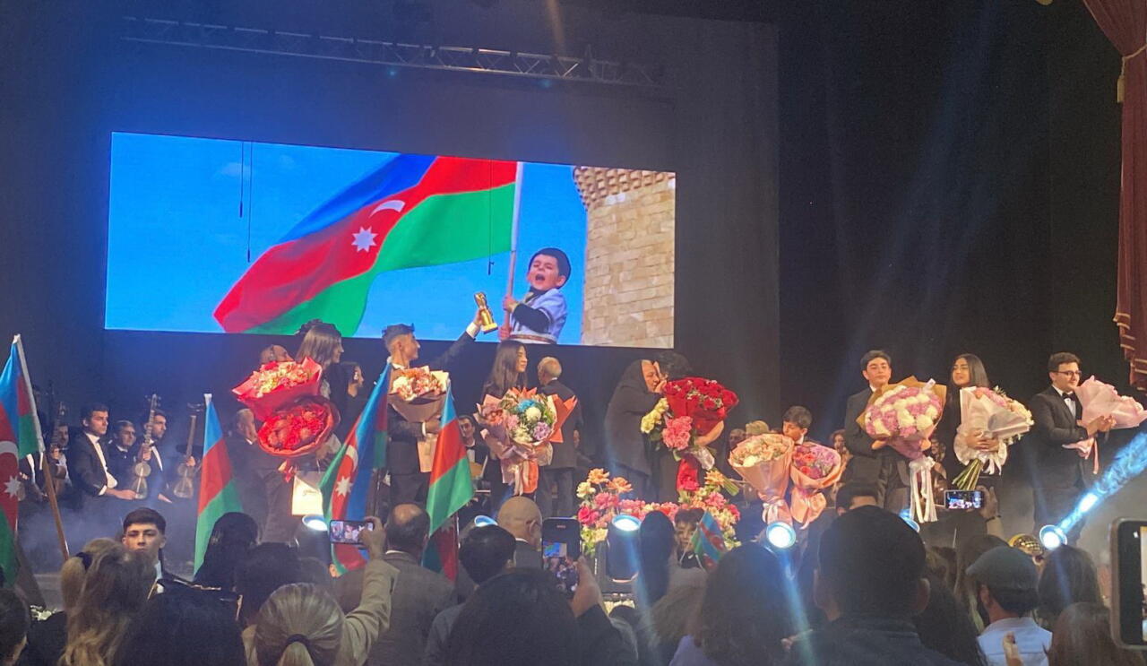 Состоялся грандиозный концерт Академии творчества Айбениз Гашимовой, посвященный 140-летию Узеира Гаджибейли