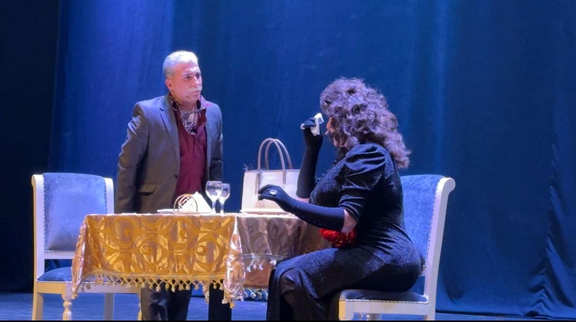 В Гянджинской государственной филармонии состоялась постановка "Ev dar" коллектива "Bu şəhərdə"