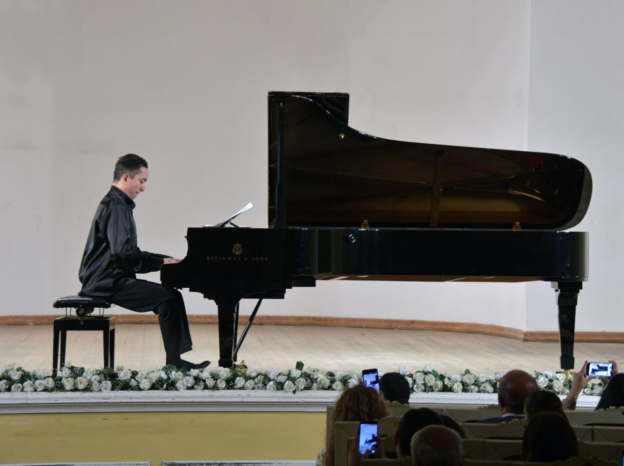 Вечерний Баку в классике