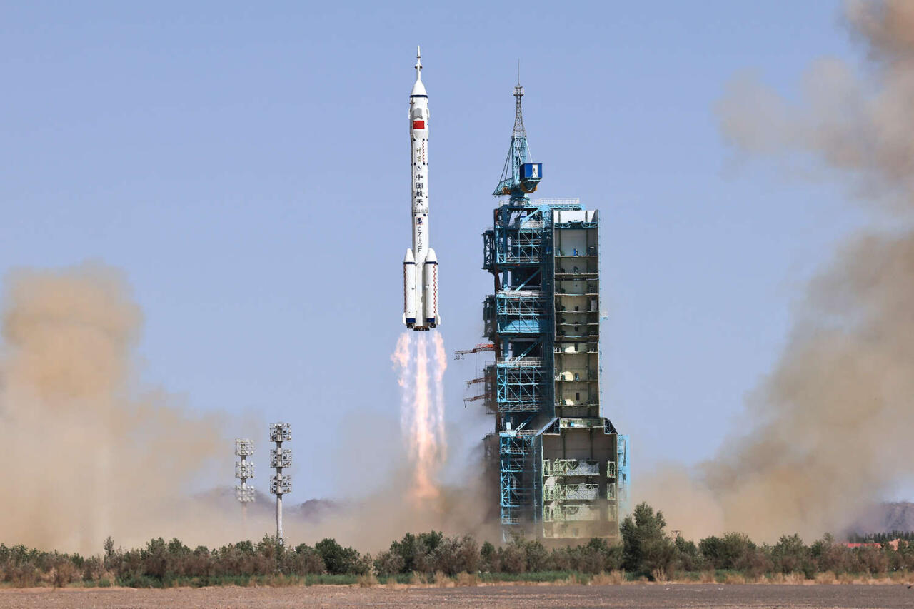 Китайский космический корабль без экипажа запущен на орбиту