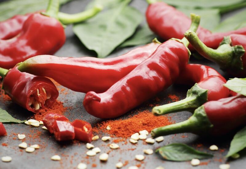 Подавляют голод: можно ли похудеть с помощью перца чили и острых специй