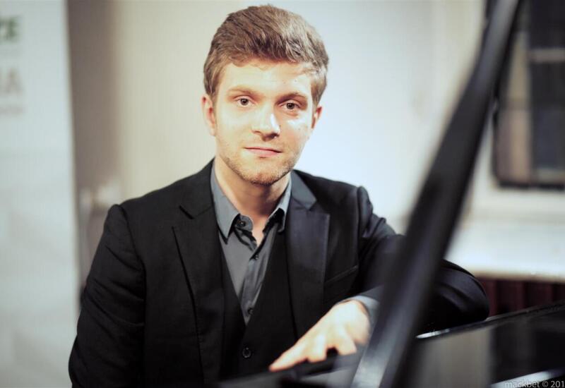 Azərbaycanlı fenomen ifası ilə məşhur pianoçunu
