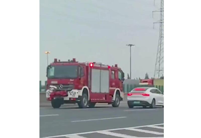 Двухсторонние пожарные машины начали ездить по улицам Китая