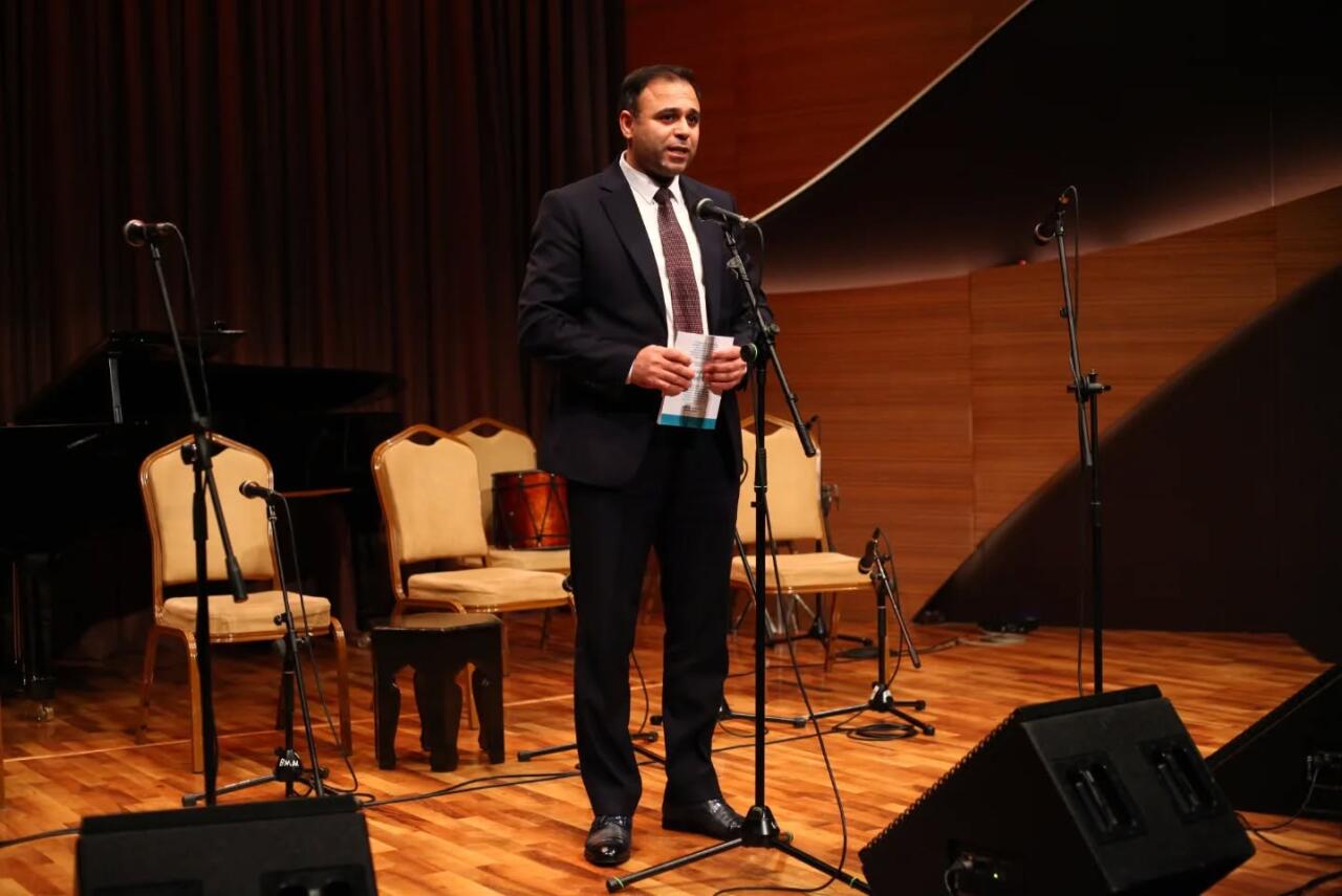 В Баку прошел концерт мастеров тюркского мира, посвященный 150-летию Калвалы Али Деде