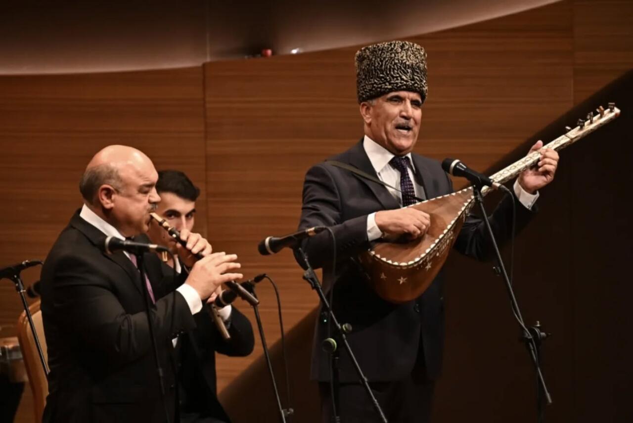 В Баку прошел концерт мастеров тюркского мира, посвященный 150-летию Калвалы Али Деде