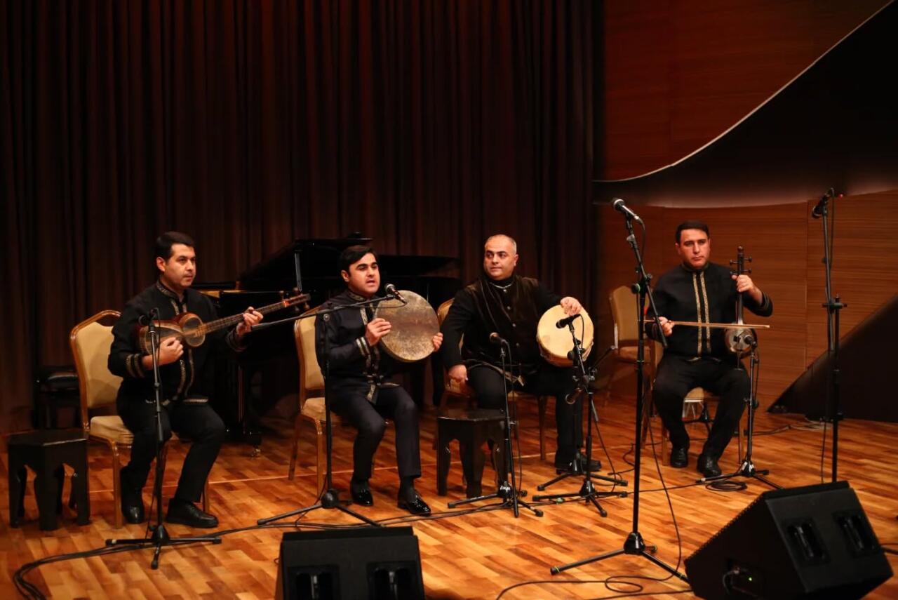 В Баку прошел концерт мастеров тюркского мира, посвященный 150-летию Калвалы Али Деде